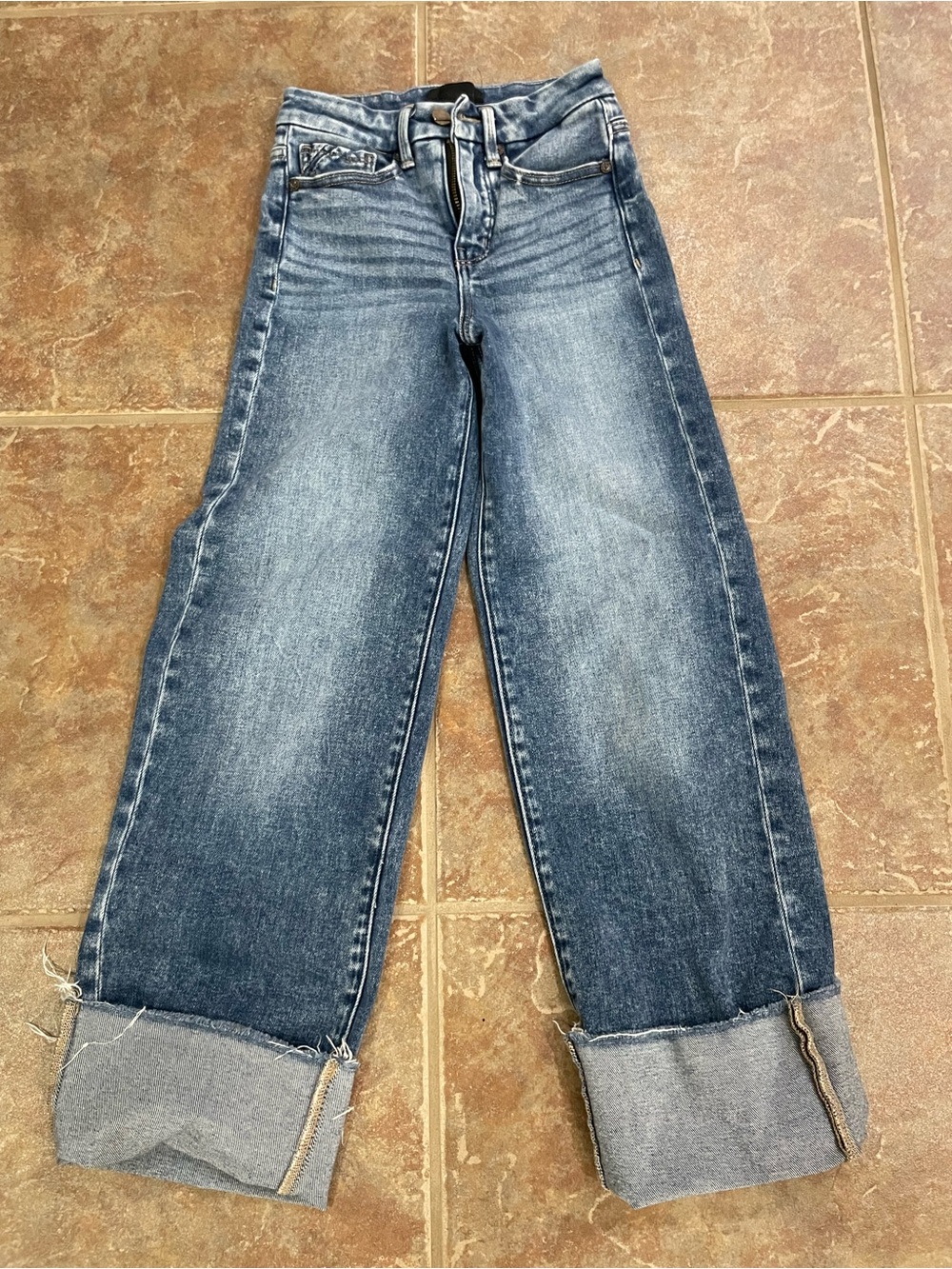 Buckle Women's Wide-Leg Jeans in Washed Blue